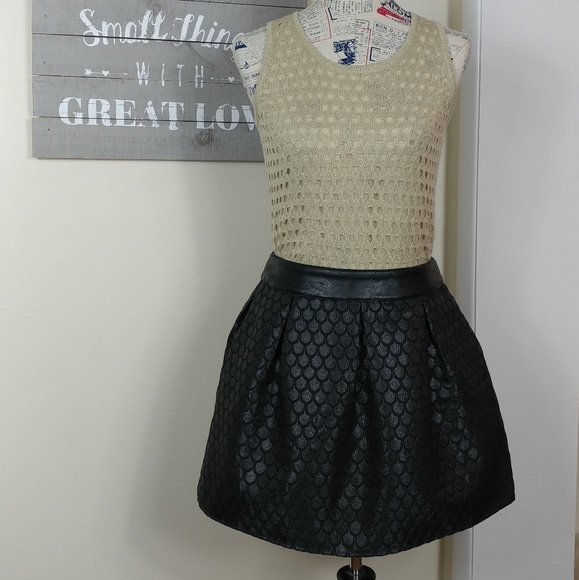 Jun&Ivy Dresses & Skirts - Black Metallic Textured Bubble Skirt - Women